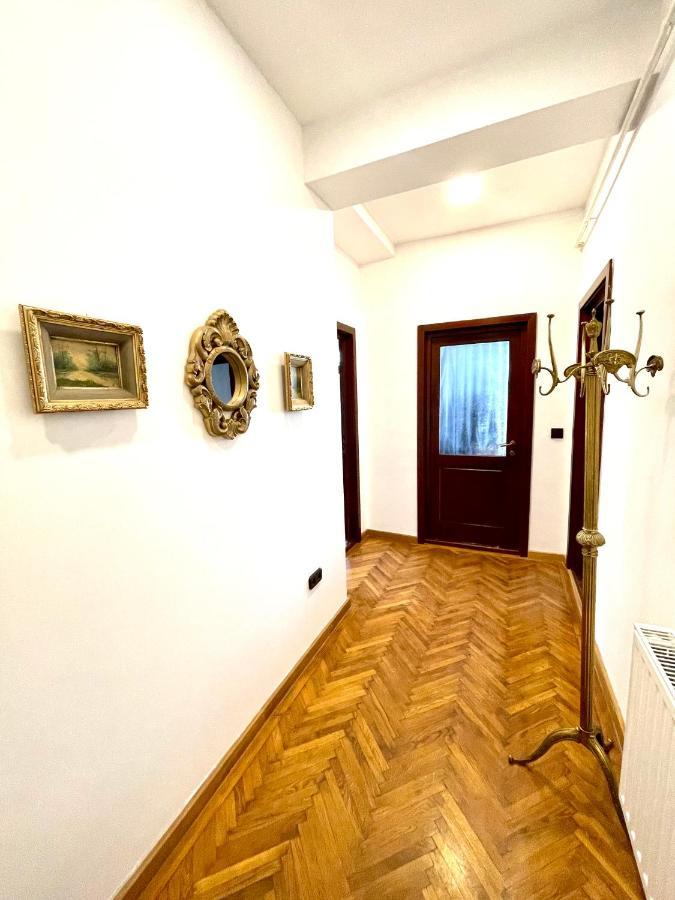 Park View Apartment *